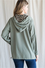 Load image into Gallery viewer, Windbreaker Pullover Olive with Leopard
